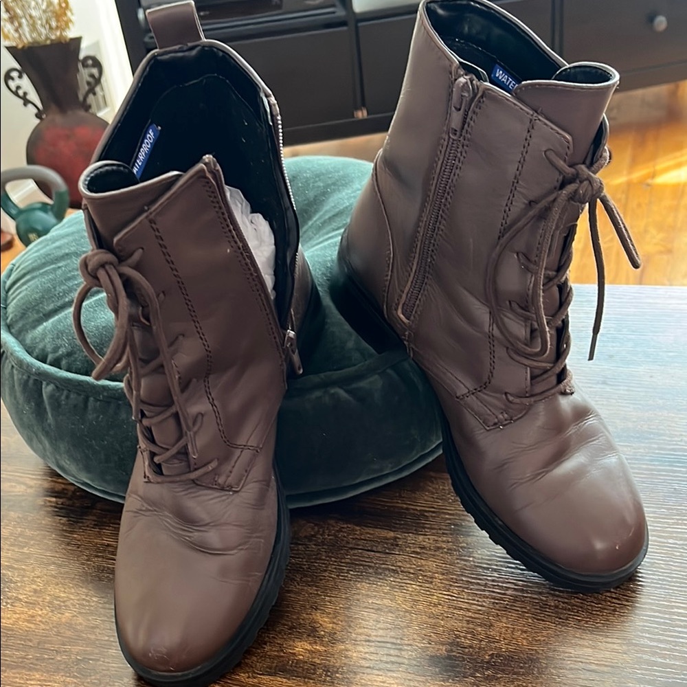 Brown Leather Lace-Up Boots